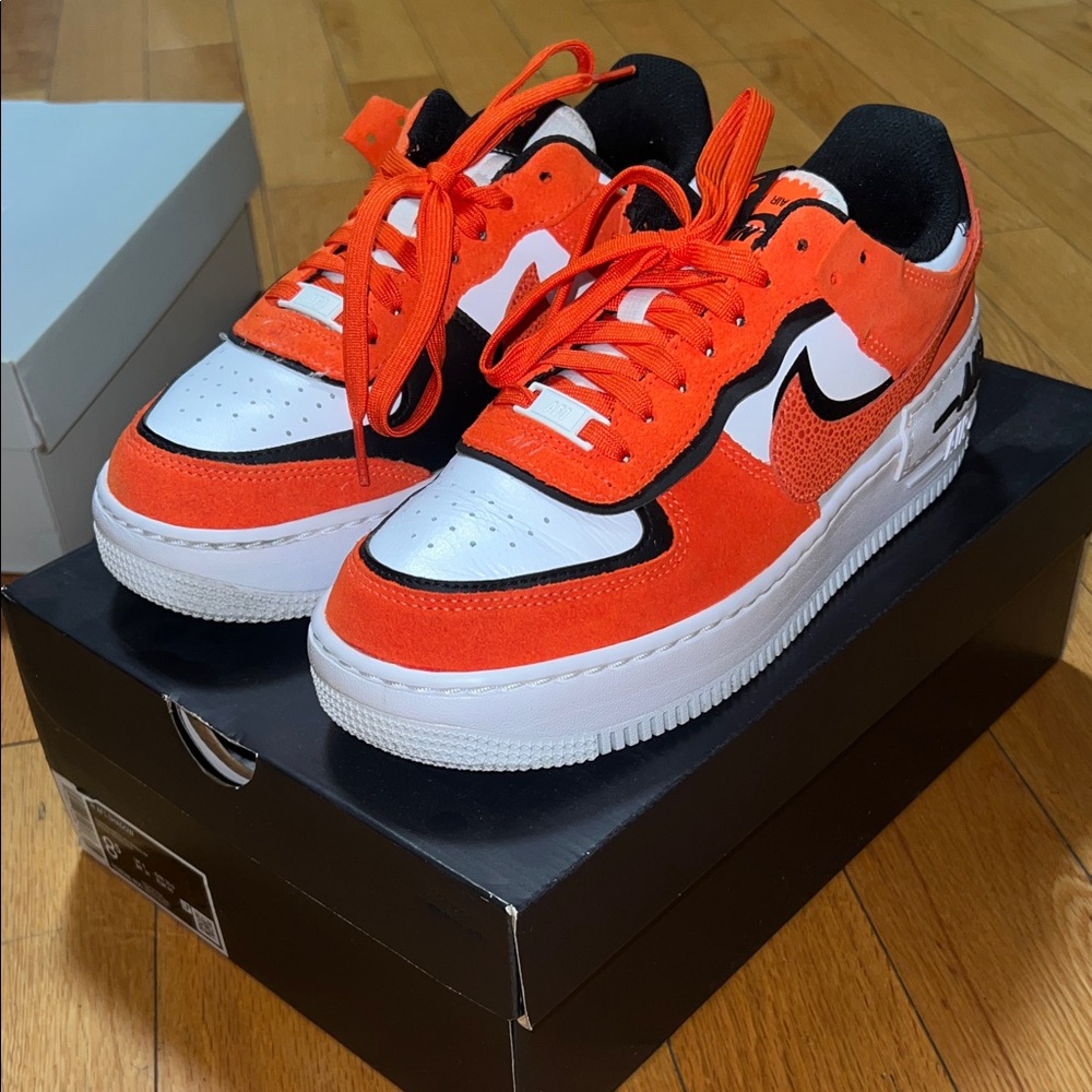 Nike women’s Air Force 1 shadow